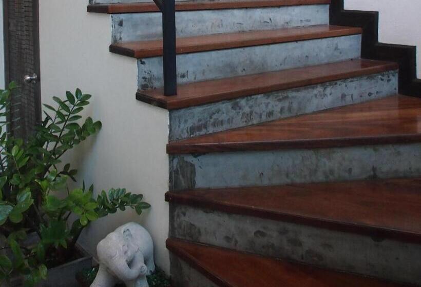 هتل De Poem Loft Boutique Residence