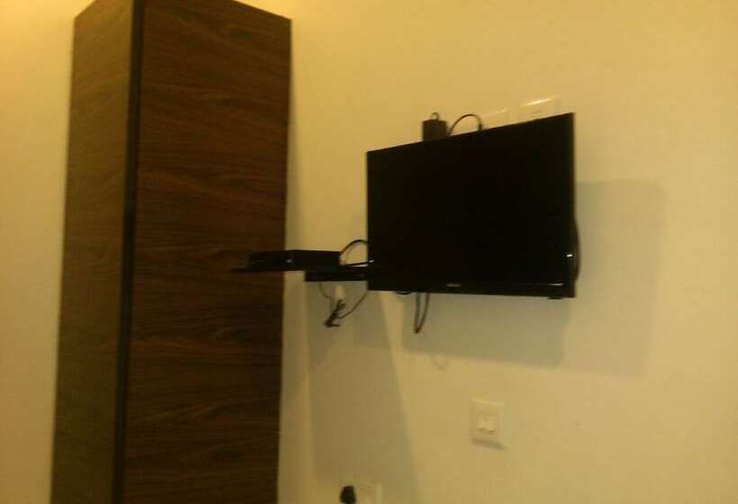 Hotel Harsh Paradise