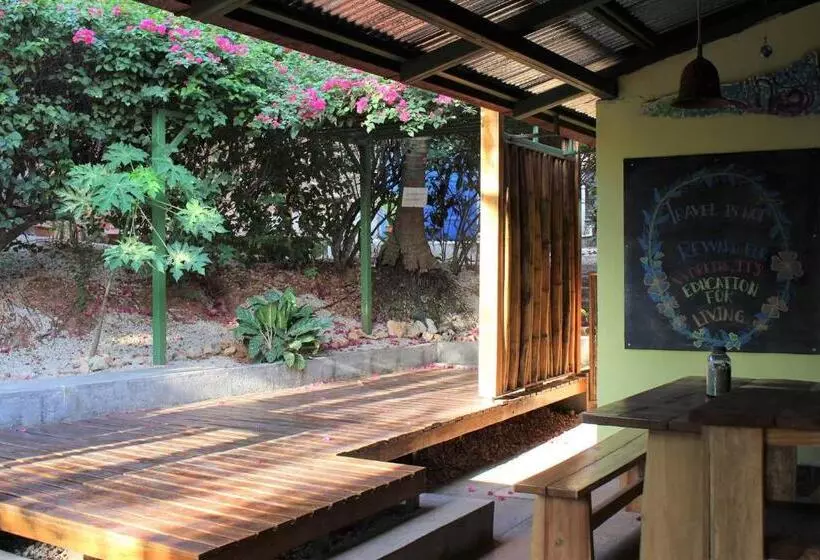 ホテル Indra Inn