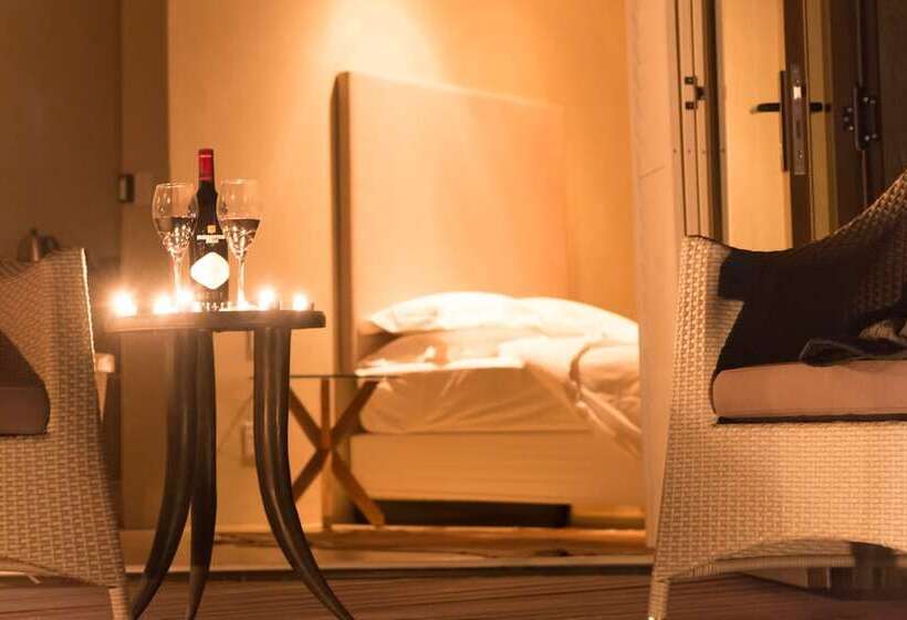 هتل Moditlo River Lodge