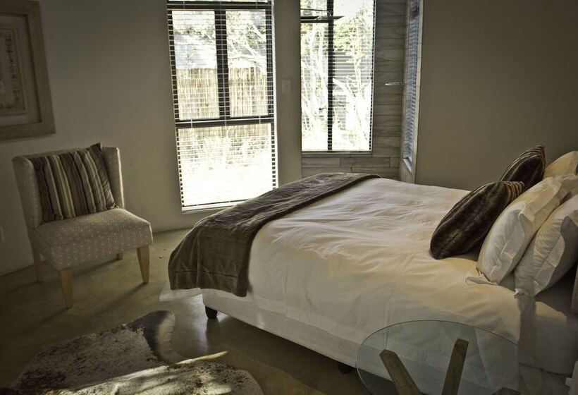 هتل Moditlo River Lodge