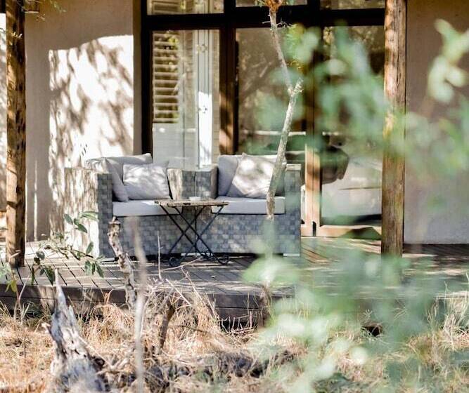 هتل Moditlo River Lodge