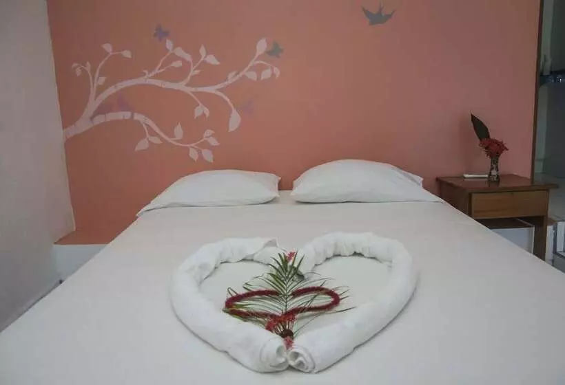 Hotelli Pelican Beachfront