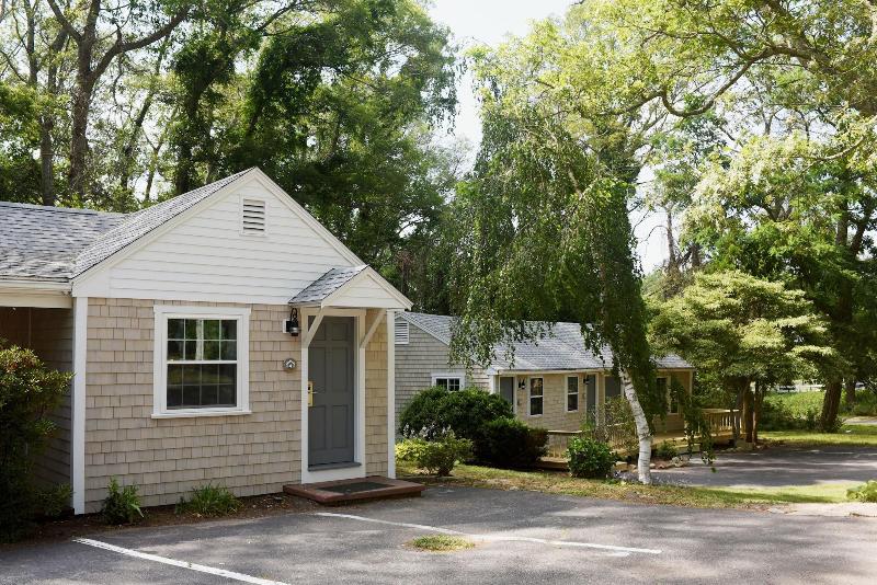 Отель Sandwich Inn And Suites