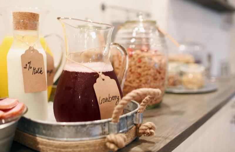 Отель Sandwich Inn And Suites