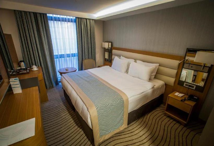 هتل Grand Turkuaz