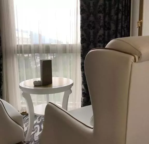 هتل Grand Turkuaz