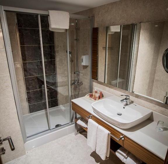 هتل Grand Turkuaz