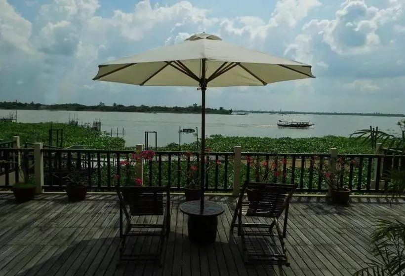 Mekong Riverside Boutique Resort & Spa