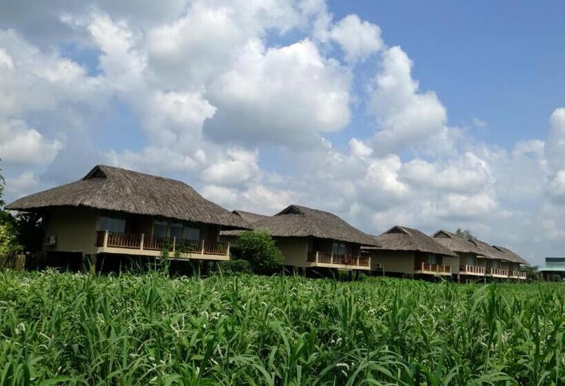 Mekong Riverside Boutique Resort & Spa