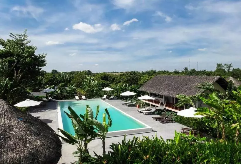 Mekong Riverside Boutique Resort & Spa