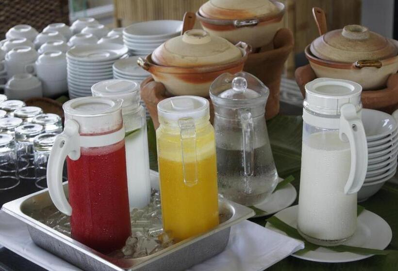 Mekong Riverside Boutique Resort & Spa