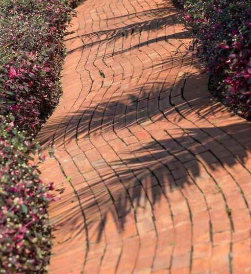 Mekong Riverside Boutique Resort & Spa