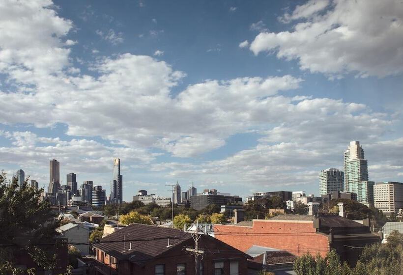 Пансион Lily Sands Inn