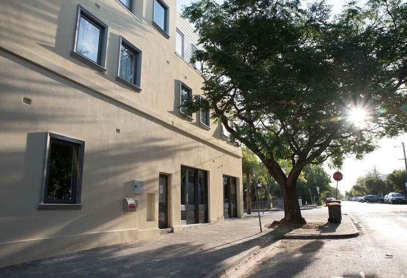 Пансион Lily Sands Inn