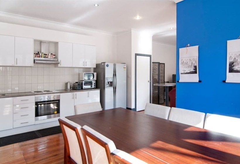 Пансион Lily Sands Inn