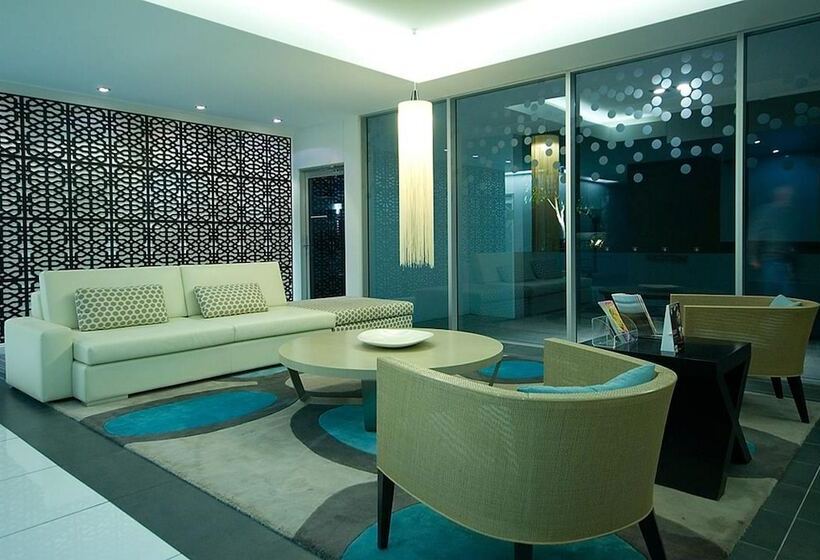 Silvershore Apartments On The Broadwater