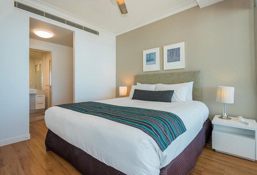 Silvershore Apartments On The Broadwater