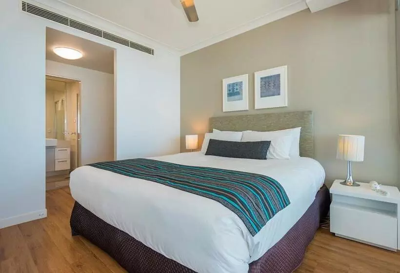 Silvershore Apartments On The Broadwater