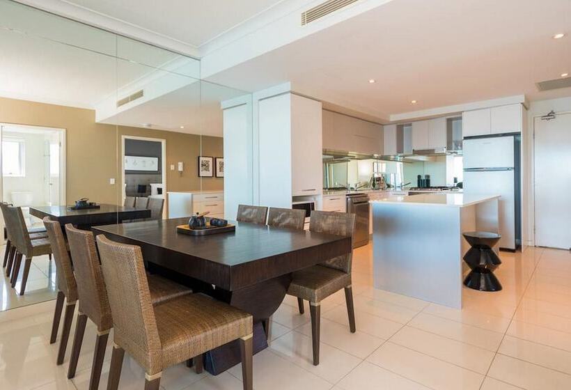 Silvershore Apartments On The Broadwater