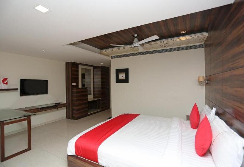 Hotelli Oyo 5561  Cambean