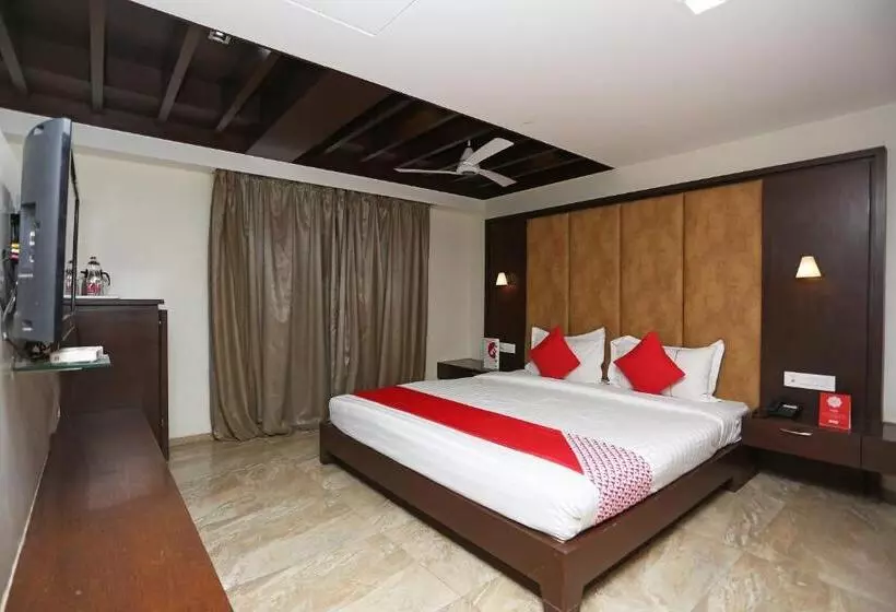 Hotelli Oyo 5561  Cambean