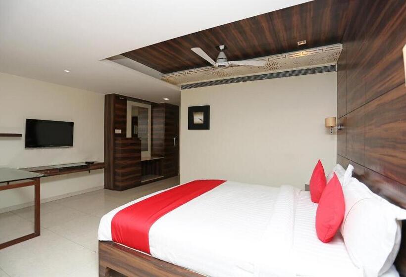 Hotelli Oyo 5561  Cambean