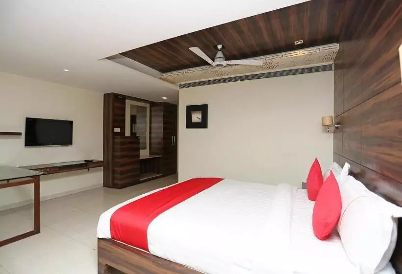 Hotelli Oyo 5561  Cambean