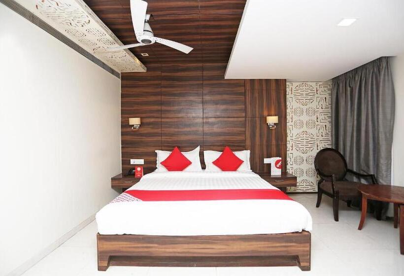 Hotelli Oyo 5561  Cambean