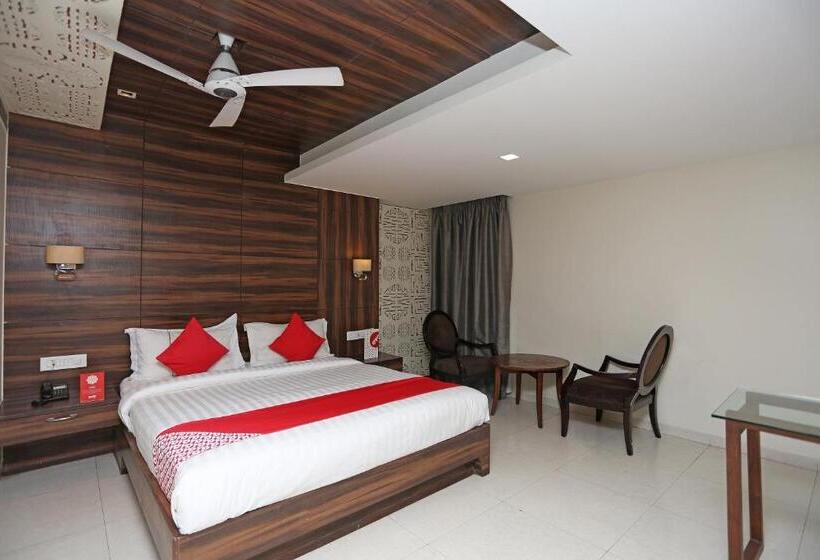 Hotelli Oyo 5561  Cambean