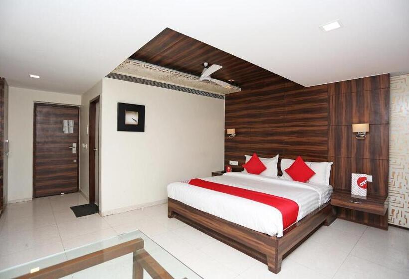 Hotelli Oyo 5561  Cambean