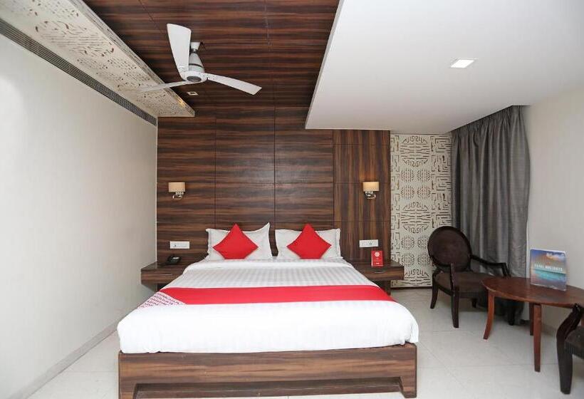 Hotelli Oyo 5561  Cambean