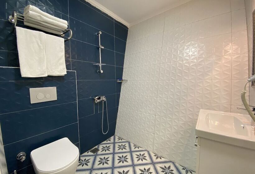 هاستل Castle S Light Boutique