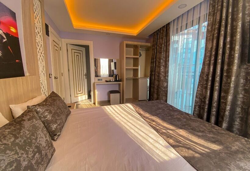 هاستل Castle S Light Boutique