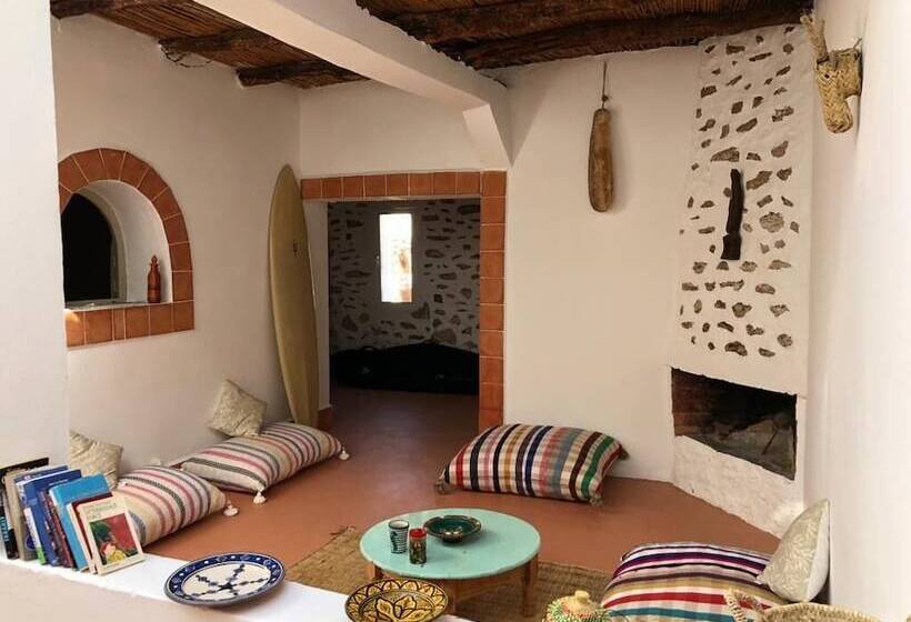 Общежитие Surf House Lodge