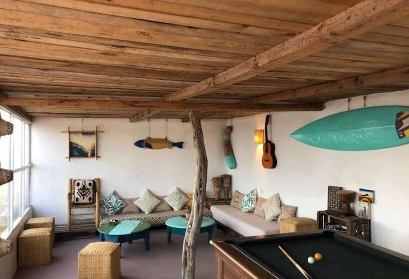 Общежитие Surf House Lodge