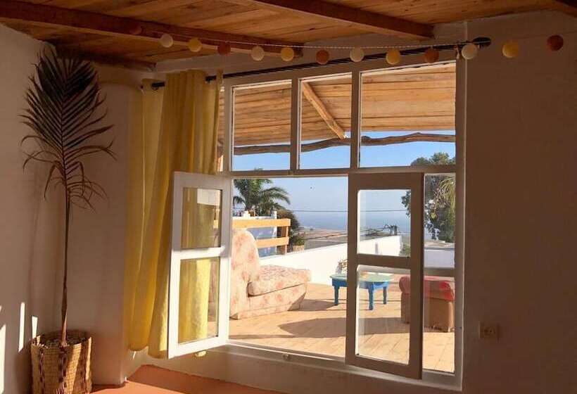 Общежитие Surf House Lodge