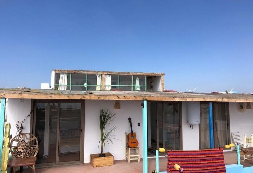 Общежитие Surf House Lodge