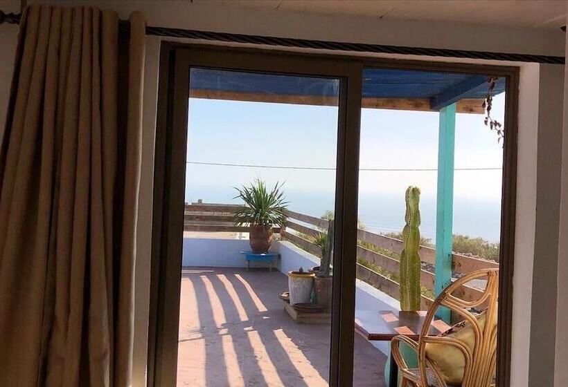 Общежитие Surf House Lodge