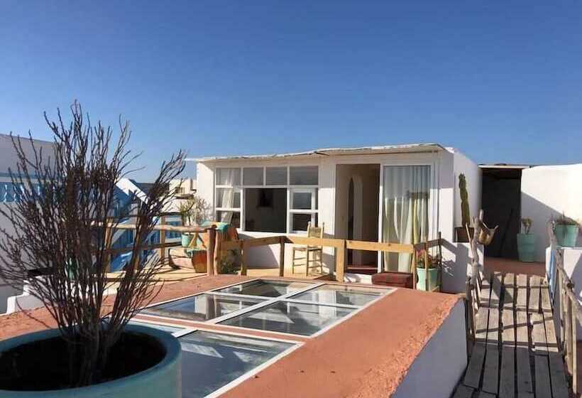 Общежитие Surf House Lodge