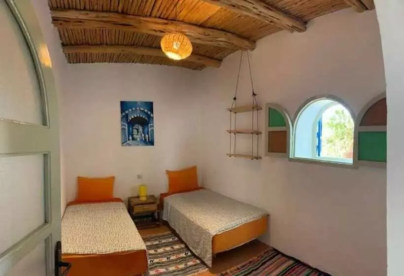 Retkeilymaja Surf House Lodge