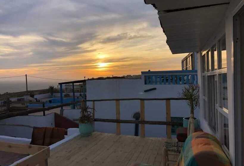 Общежитие Surf House Lodge