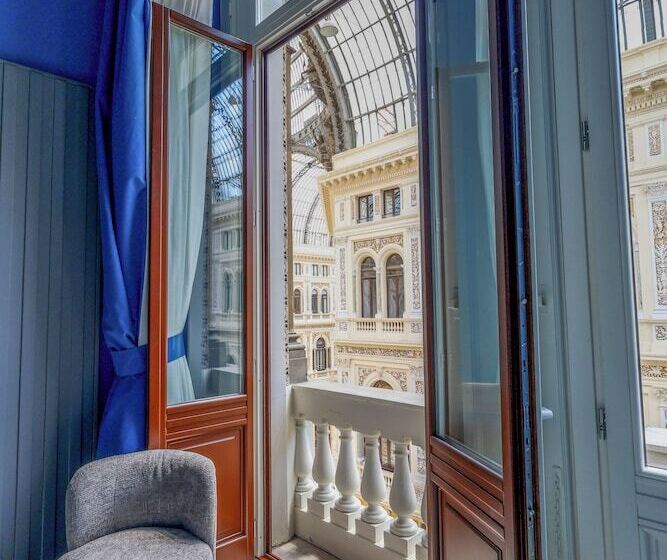 تختخواب و صبحانه Maison San Carlo Luxury Suites