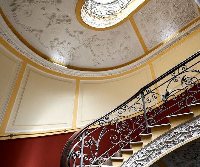 تختخواب و صبحانه Maison San Carlo Luxury Suites