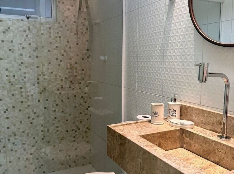 簡易ホテル Pousada Beija Flor