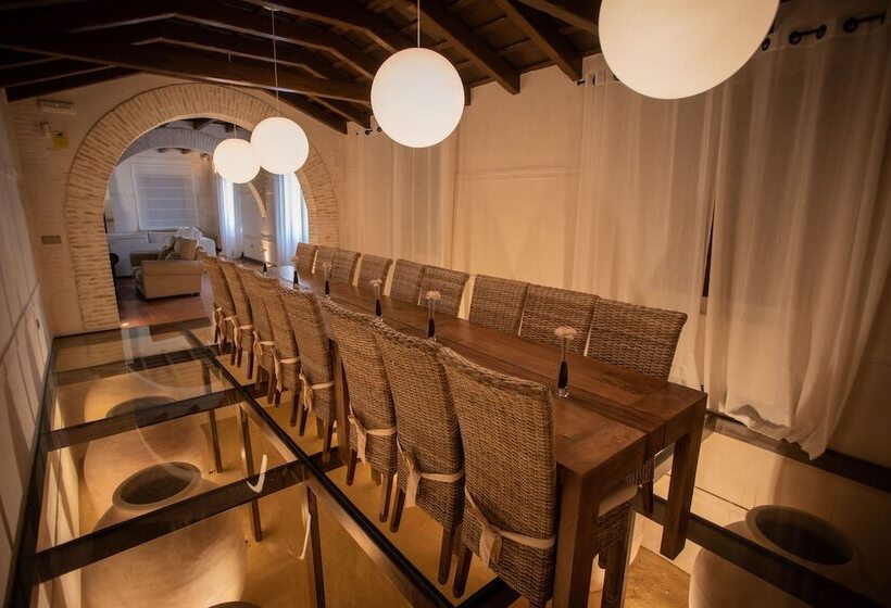 هتل Bodegas Campestral