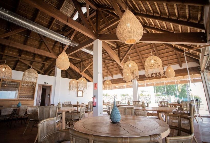 هتل Bodegas Campestral