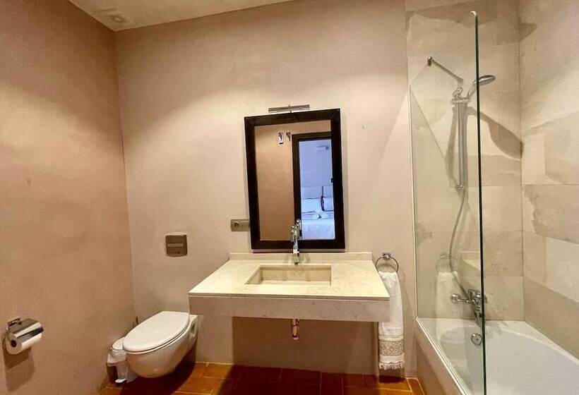 هتل Bodegas Campestral