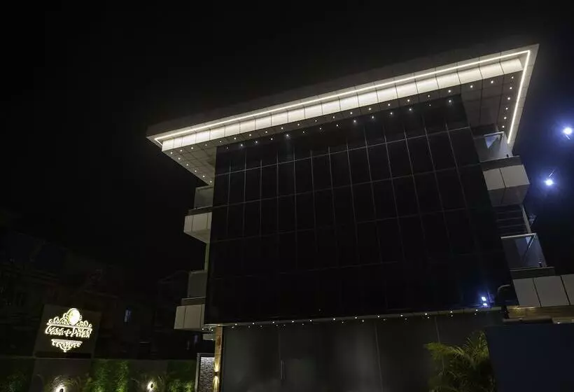 Hotelli Divan Clarks Inn Goa