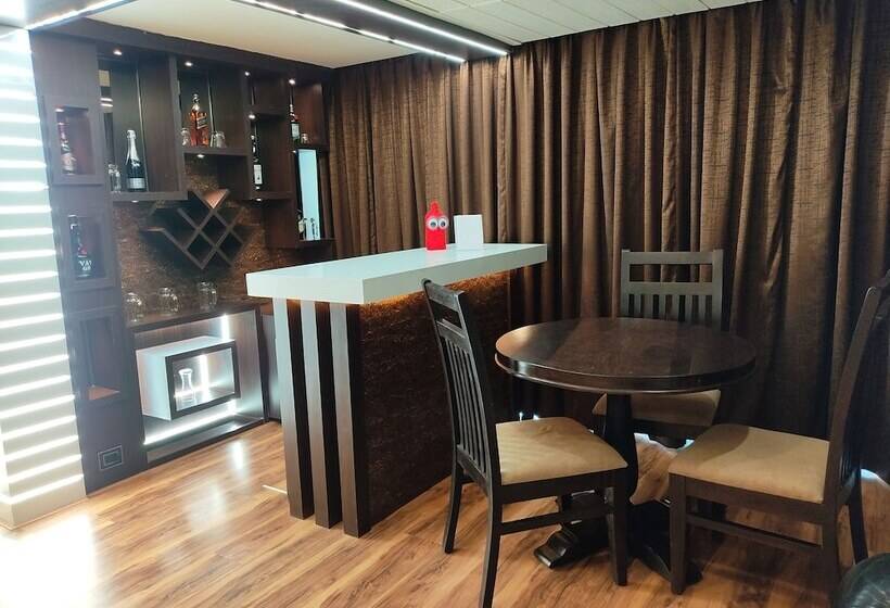 Hotel Divan Clarks Inn Goa